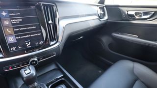 Volvo V60 2.0 T5 Momentum | Leder | Led | Media | Elelktr a klep