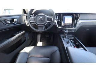 Volvo V60 2.0 T5 Momentum | Leder | Led | Media | Elelktr a klep