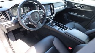 Volvo V60 2.0 T5 Momentum | Leder | Led | Media | Elelktr a klep