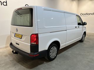 Volkswagen Transporter 2.0 TDI L2H1 / Euro 6 / Oprijplaat / Airco / Camera / Cruise Control / Trekhaak / Carplay / Navigatie / 3-Zits