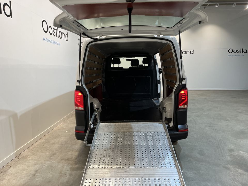 Volkswagen Transporter 2.0 TDI L2H1 / Euro 6 / Oprijplaat / Airco / Camera / Cruise Control / Trekhaak / Carplay / Navigatie / 3-Zits