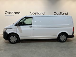 Volkswagen Transporter 2.0 TDI L2H1 / Euro 6 / Oprijplaat / Airco / Camera / Cruise Control / Trekhaak / Carplay / Navigatie / 3-Zits