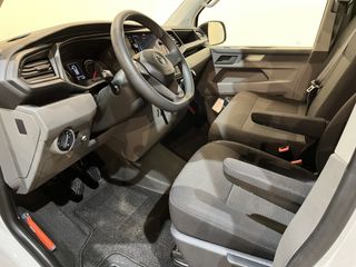 Volkswagen Transporter 2.0 TDI L2H1 / Euro 6 / Oprijplaat / Airco / Camera / Cruise Control / Trekhaak / Carplay / Navigatie / 3-Zits