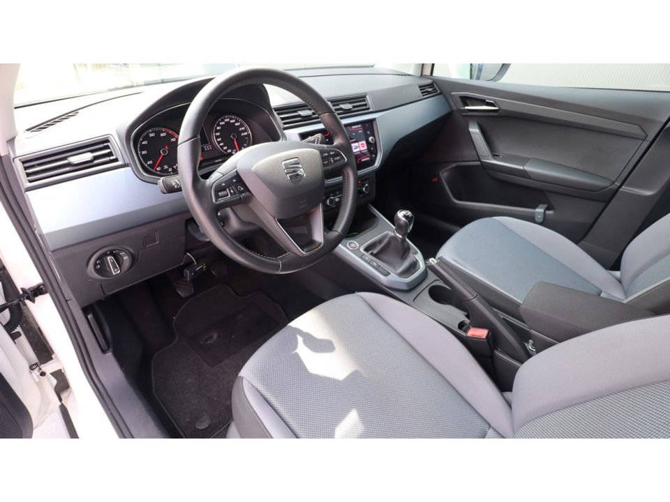 SEAT Arona 1.0 TSI Style B. Int | Adaptieve cruise | Camera | Led | Apple VERKOCHT