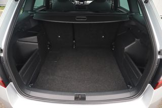 Škoda Fabia Combi 1.0 TSI Sport 95PK RS Stoelen Navigatie Airco Keyless Cruise 16 inch LMV PDC Getint Glas Zwarte Hemel