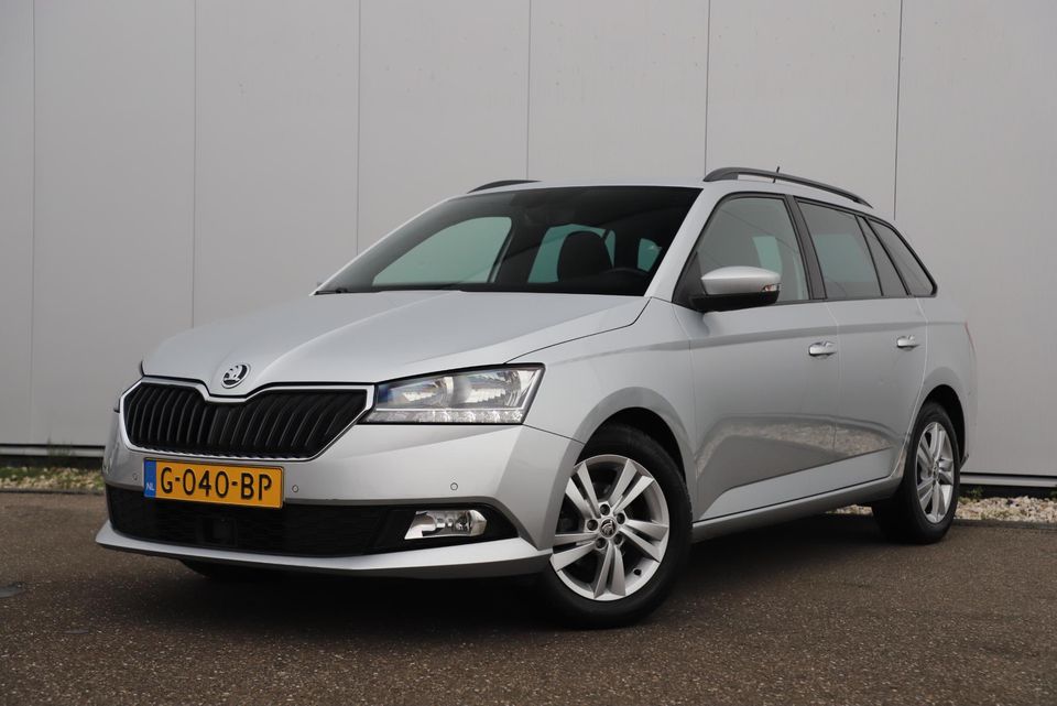 Škoda Fabia Combi 1.0 TSI Sport 95PK RS Stoelen Navigatie Airco Keyless Cruise 16 inch LMV PDC Getint Glas Zwarte Hemel