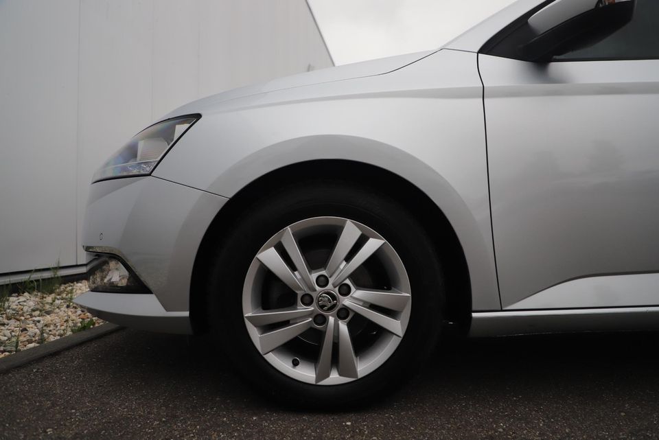 Škoda Fabia Combi 1.0 TSI Sport 95PK RS Stoelen Navigatie Airco Keyless Cruise 16 inch LMV PDC Getint Glas Zwarte Hemel