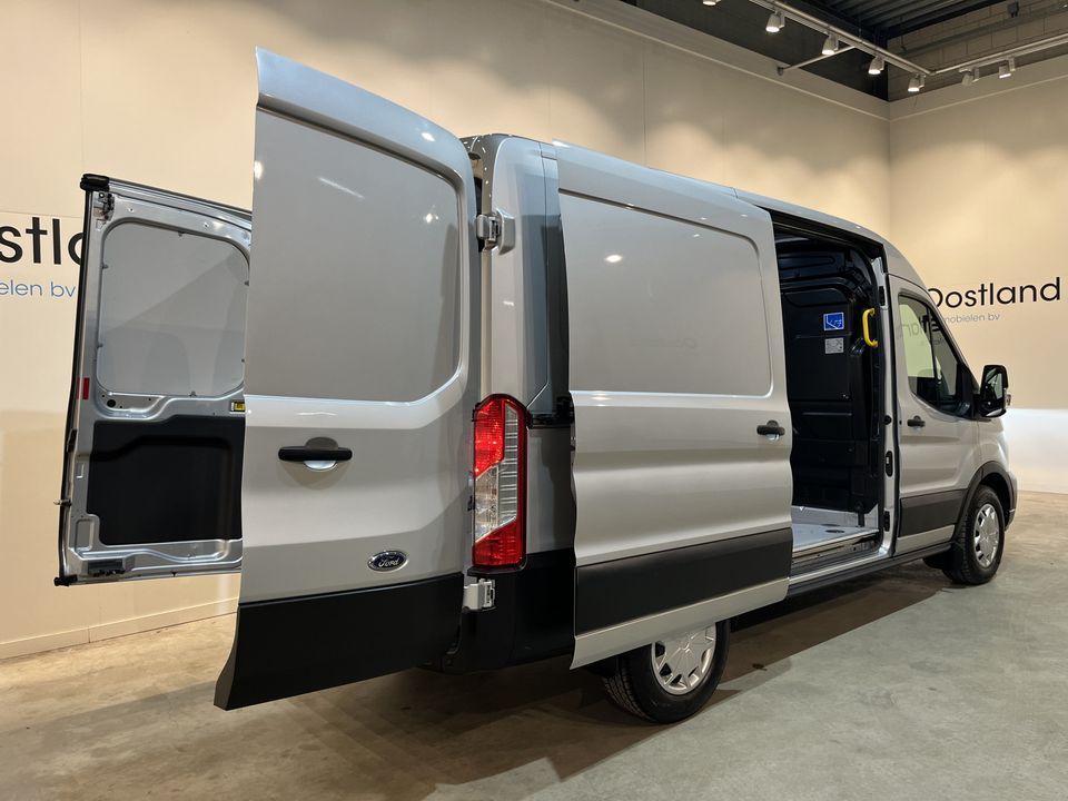 Ford Transit 2.0 TDCI L2H2 Trend 130 PK Automaat / Euro 6 / Airco / Camera / Cruise Control / Navigatie / CarPlay / Xenon / 89.500 KM !!