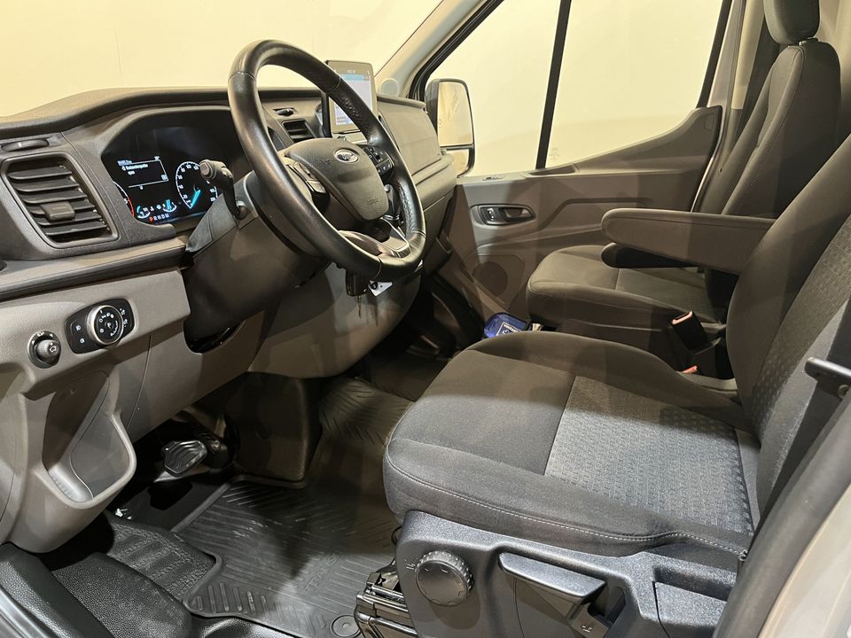 Ford Transit 2.0 TDCI L2H2 Trend 130 PK Automaat / Euro 6 / Airco / Camera / Cruise Control / Navigatie / CarPlay / Xenon / 89.500 KM !!