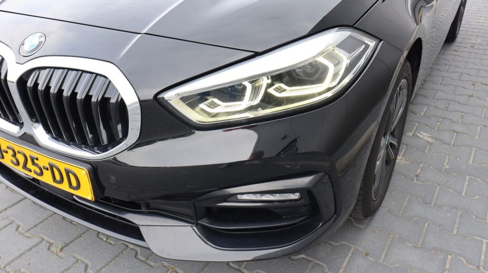 BMW 1-serie 118i Executive Ed. | Sport | Led | Media | 140pk | Mooi