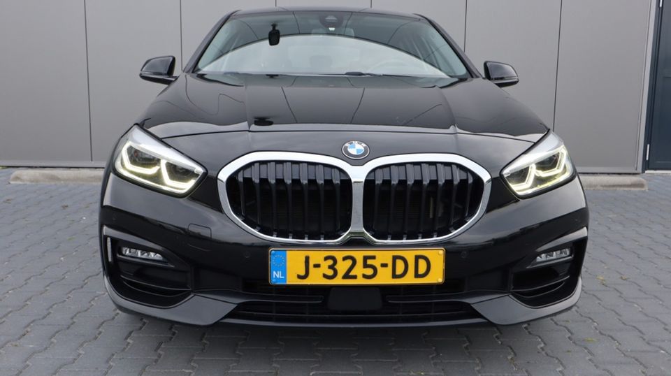 BMW 1-serie 118i Executive Ed. | Sport | Led | Media | 140pk | Mooi