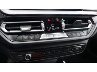 BMW 1-serie 118i Executive Ed. | Sport | Led | Media | 140pk | Mooi