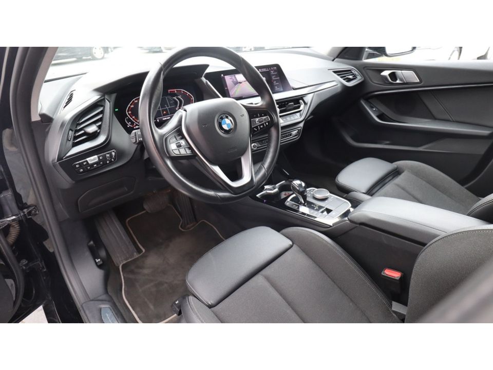 BMW 1-serie 118i Executive Ed. | Sport | Led | Media | 140pk | Mooi