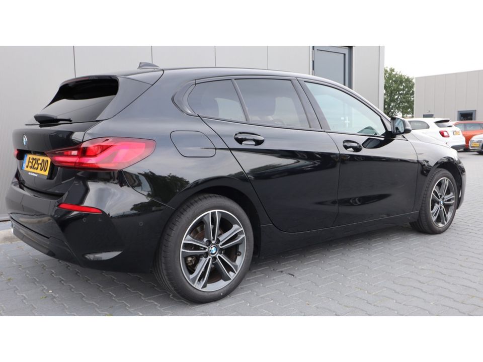 BMW 1-serie 118i Executive Ed. | Sport | Led | Media | 140pk | Mooi