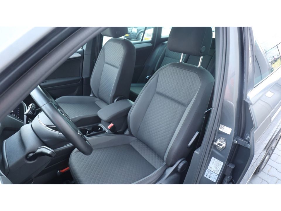 Volkswagen Tiguan 1.5 TSI CL Bns | R-line | Led | Apple carplay | 19 Inch VERKOCHT