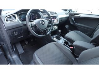 Volkswagen Tiguan 1.5 TSI CL Bns | R-line | Led | Apple carplay | 19 Inch VERKOCHT