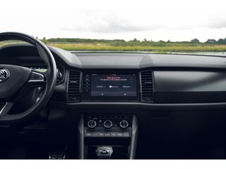 Škoda Kodiaq 1.5 TSI Sportline Business 7p. | LEDER | PANO | TREKHAAK | ADAPTIVE CRUISE