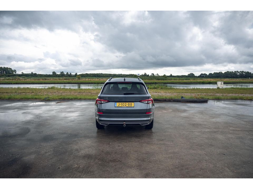 Škoda Kodiaq 1.5 TSI Sportline Business 7p. | LEDER | PANO | TREKHAAK | ADAPTIVE CRUISE