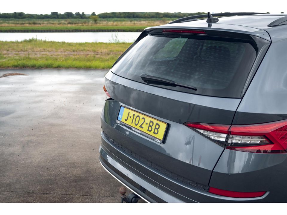 Škoda Kodiaq 1.5 TSI Sportline Business 7p. | LEDER | PANO | TREKHAAK | ADAPTIVE CRUISE