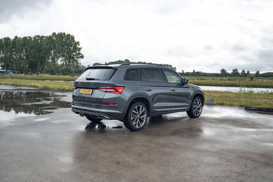 Škoda Kodiaq 1.5 TSI Sportline Business 7p. | PANO | LEDER | TREKHAAK | ADAPTIVE CRUISE