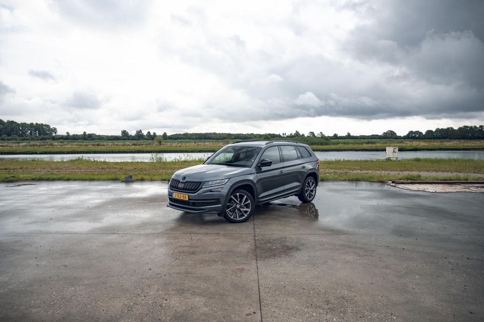 Škoda Kodiaq 1.5 TSI Sportline Business 7p. | PANO | LEDER | TREKHAAK | ADAPTIVE CRUISE