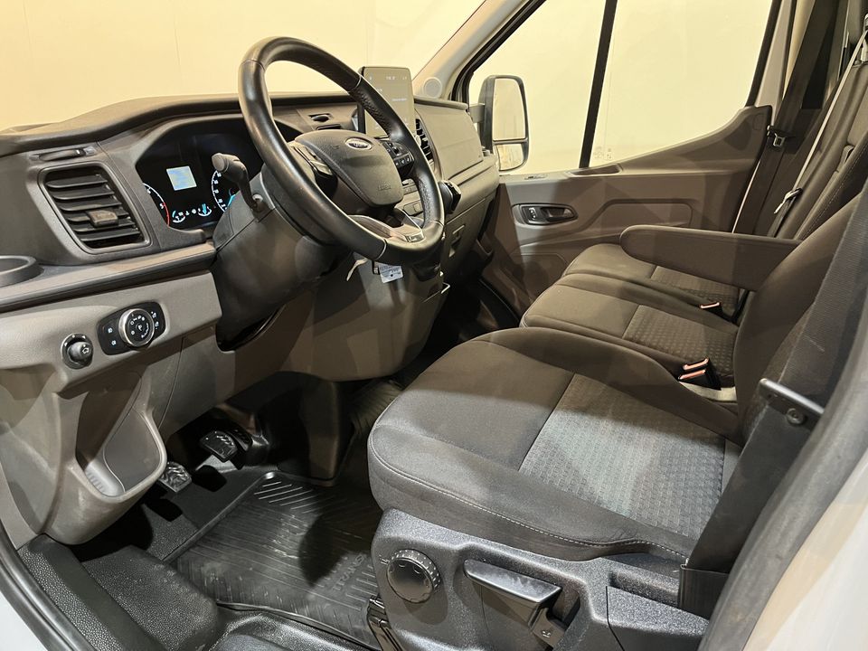 Ford Transit 2.0 TDCI L3H1 130 PK DC Dubbel Cabine Trend Open Laadbak / Euro 6 / Airco / Cruise Control / Trekhaak / CarPlay / 23.600 KM !!