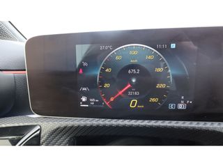 Mercedes-Benz A-Klasse 180 Premium Plus | Led | Leder | Media | AMG velgen VERKOCHT