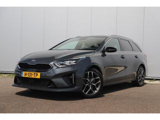 Kia Ceed 1.4 T-GDI GT-Line 140PK Automaat Panoramadak Half Leder Trekhaak Navigatie Achteruitrijcamera Clima Stuur & Stoelverwarming Full LED Keyless Entry