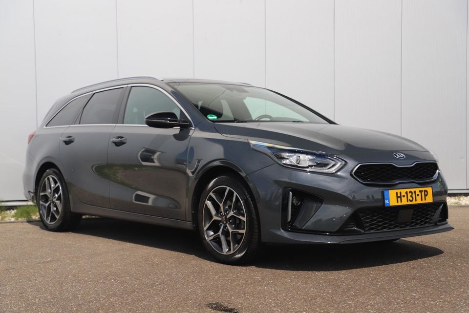 Kia ProCeed 1.4 T-GDI GT-Line 140PK Automaat Panoramadak Half Leder Trekhaak Navigatie Achteruitrijcamera Clima Stuur & Stoelverwarming Full LED Keyless Entry