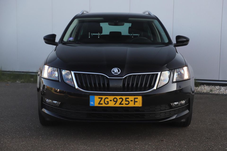 Škoda Octavia Combi 1.0 TSI Greentech Ambition Business DSG Automaat 116PK Sportstuur Navigatie Carplay Android Cruise Clima 16 inch LMV PDC Bluetooth