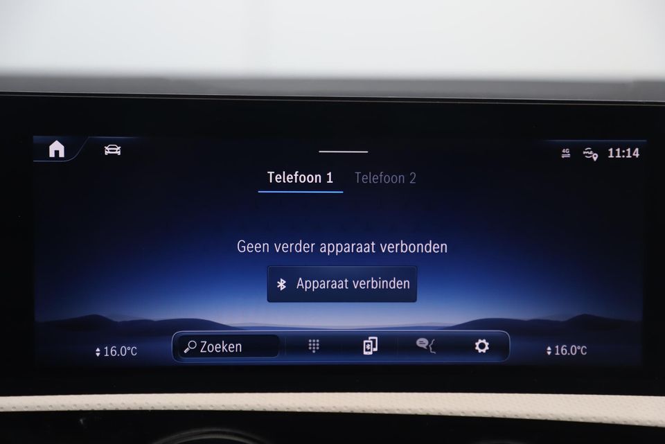 Mercedes-Benz A-Klasse 180 Luxury Line Automaat Night Pakket Panoramadak Widescreen Sfeerverlichting Navigatie Achteruitrijcamera Vol Lederen Sportstoelen LED Stoelverwarming