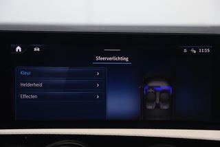 Mercedes-Benz A-Klasse 180 Luxury Line Automaat Night Pakket Panoramadak Widescreen Sfeerverlichting Navigatie Achteruitrijcamera Vol Lederen Sportstoelen LED Stoelverwarming