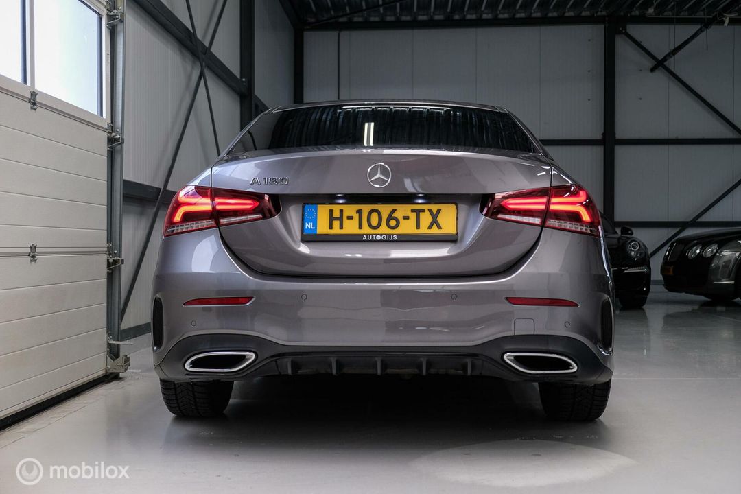 Mercedes-Benz A-Klasse 180 Business Solution AMG | Camera | Alcantara | NAP |