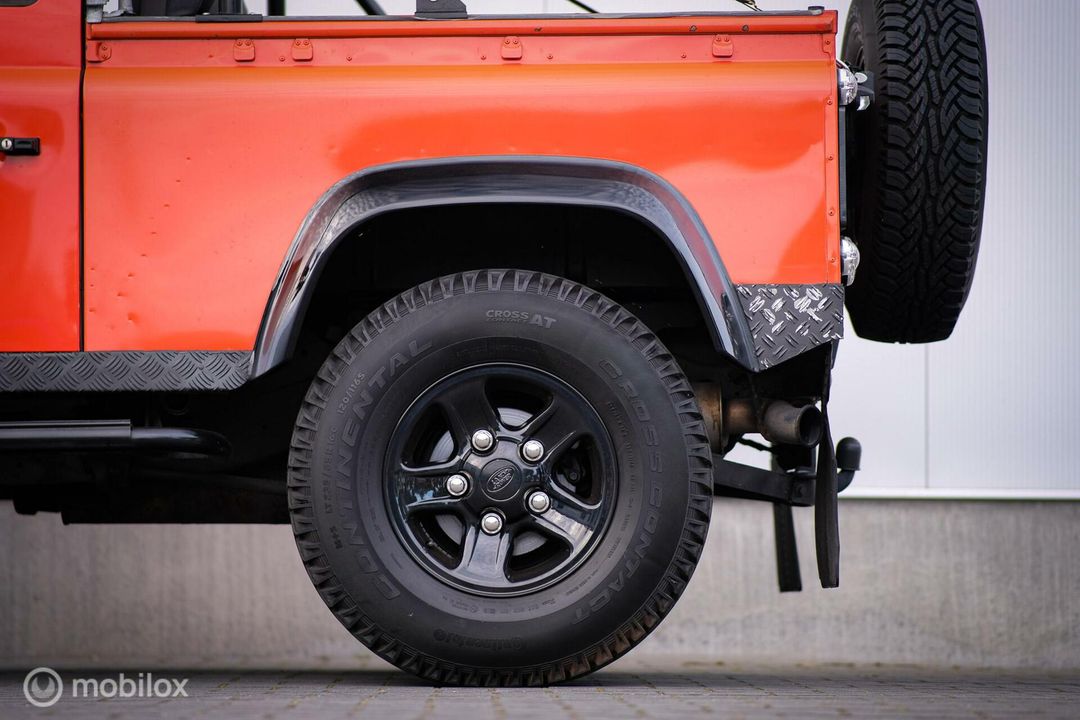 Land Rover Defender 2.4 TD Soft Top 90 | led | youngtimer |