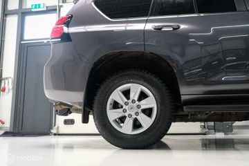 Toyota Land Cruiser 2.8 D-4D Challenger grijs kenteken