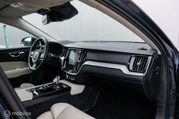 Volvo V60 2.0 T8 Twin Engine AWD Inscription | Trekhaak | Rijklaar |