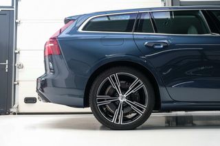 Volvo V60 2.0 T8 Twin Engine AWD Inscription | Trekhaak | Rijklaar |