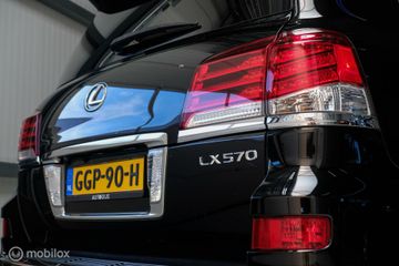 Lexus LX 570 5.7 V8 389 pk | 8 persoons | LPG | Mark Levinson | luchtvering | unieke auto! |