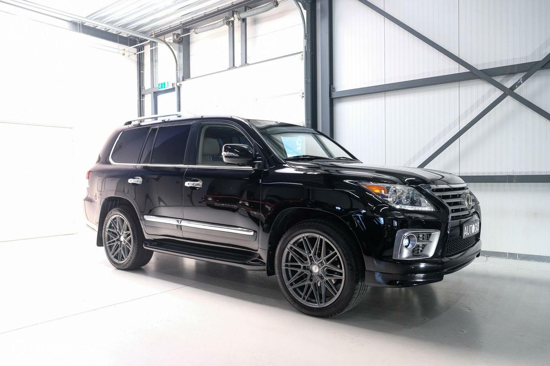 Lexus LX 570 5.7 V8 389 pk | 8 persoons | LPG | Mark Levinson | luchtvering | unieke auto! |