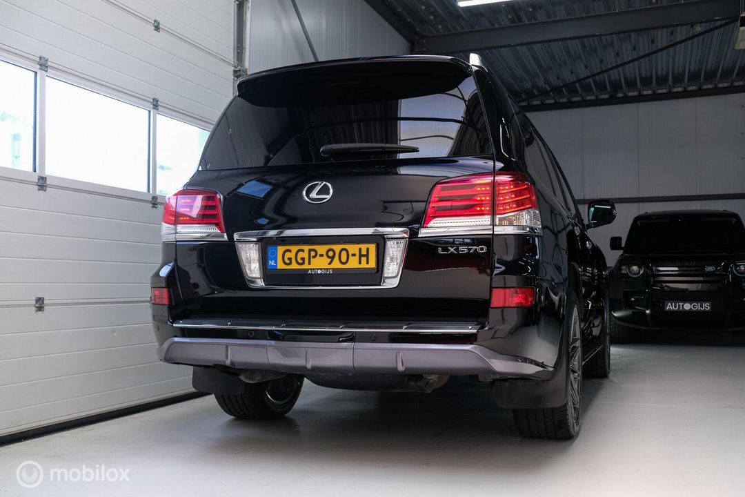 Lexus LX 570 5.7 V8 389 pk | 8 persoons | LPG | Mark Levinson | luchtvering | unieke auto! |