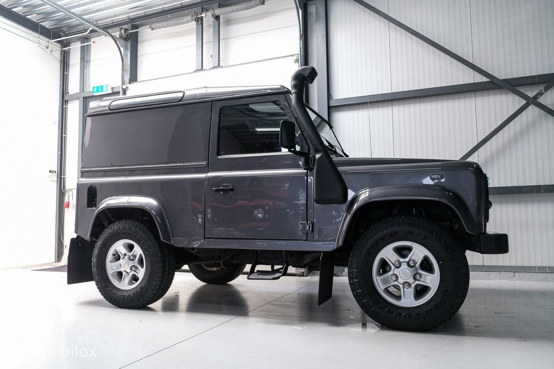 Land Rover Defender 2.5 Td5 90 | youngtimer | BTW auto | Grijskenteken | fiscaal voordelig | 3500kg trekgewicht |