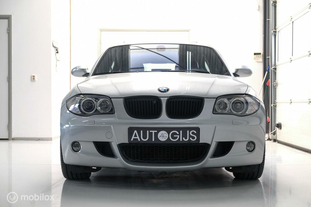 BMW 1-serie 130i Executive | youngtimer | VOL opties | Motorsport | M Performance |