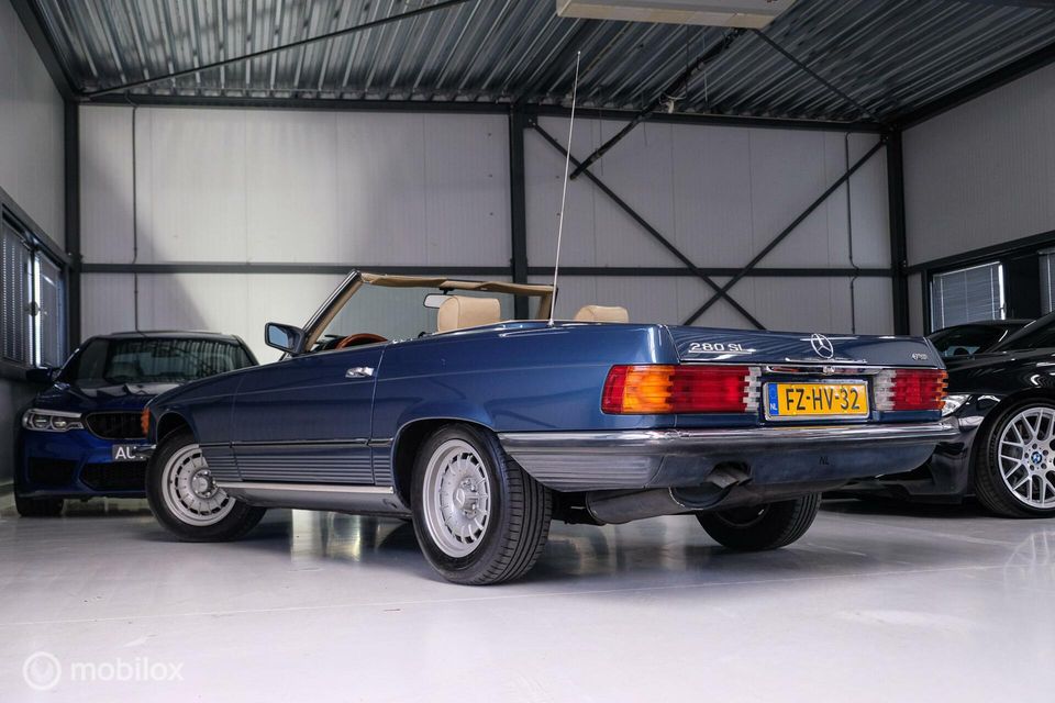 Mercedes-Benz SL-Klasse 280 SL ''Lapis Blue'' | Hardtop | Nieuw dak | R107 | Wegenbelastingvrij | 4 pers |