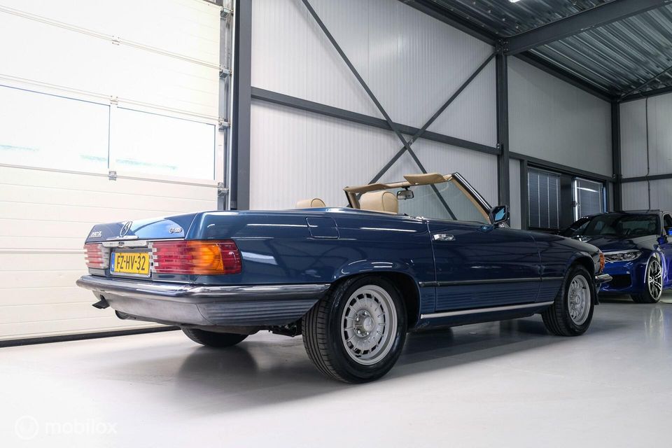 Mercedes-Benz SL-Klasse 280 SL ''Lapis Blue'' | Hardtop | Nieuw dak | R107 | Wegenbelastingvrij | 4 pers |