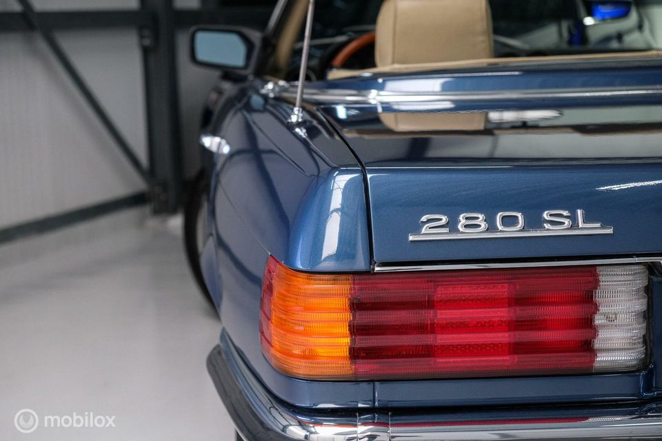 Mercedes-Benz SL-Klasse 280 SL ''Lapis Blue'' | Hardtop | Nieuw dak | R107 | Wegenbelastingvrij | 4 pers |