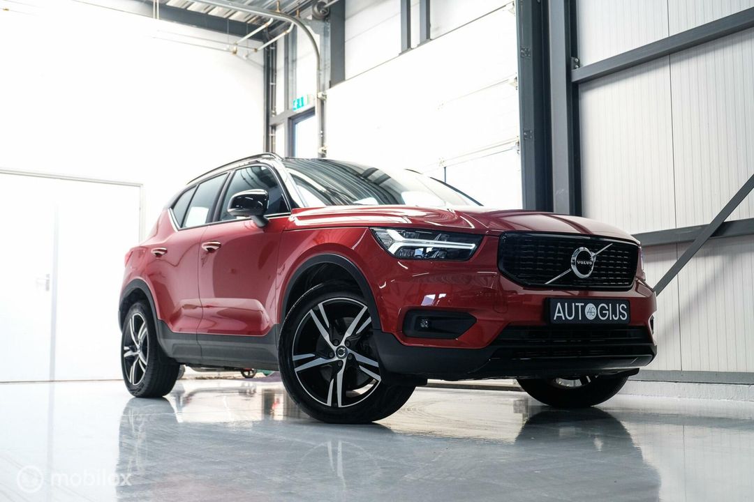 Volvo XC40 1.5 T5 Twin Engine R-Design | Camera | Fusion red |