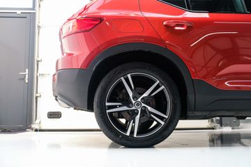 Volvo XC40 1.5 T5 Twin Engine R-Design | Camera | Fusion red |