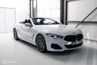 BMW 8 Serie 840i xDrive High Executive M Pakket | airscarf | lage km stand | Parelmoer wit |