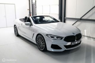 BMW 8 Serie 840i xDrive High Executive M Pakket | airscarf | lage km stand | Parelmoer wit |