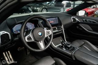 BMW 8 Serie 840i xDrive High Executive M Pakket | airscarf | lage km stand | Parelmoer wit |